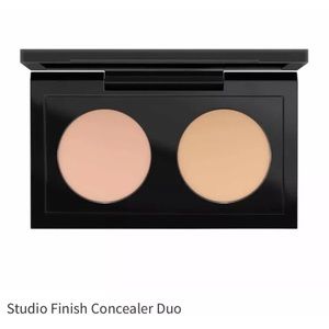 MAC Studio Finish Concealer Duo 02BEIGE NW20/NC25